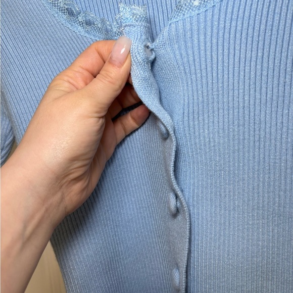 Charlie Holiday Anthropologie - Festival Artsy Sky Blue Lace-Trim Top in Size XS - Picture 10 of 13